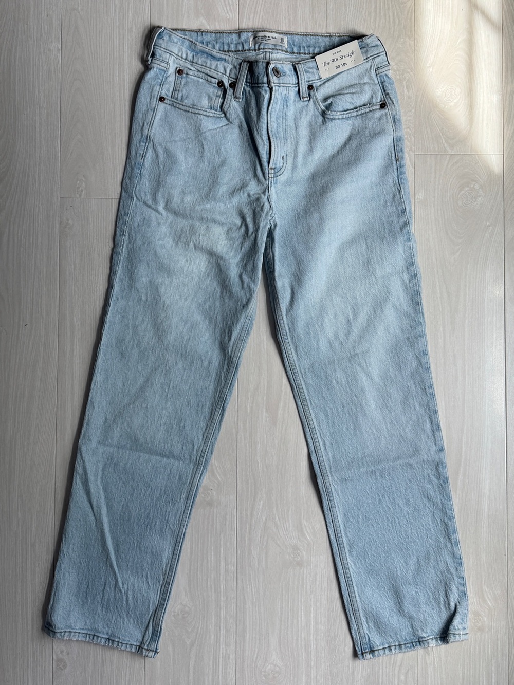 Abercrombie & Fitch 90s Straight Mid-Rise Jeans